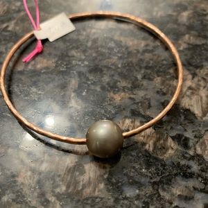 silvery grey Tahitian Pearl bangle